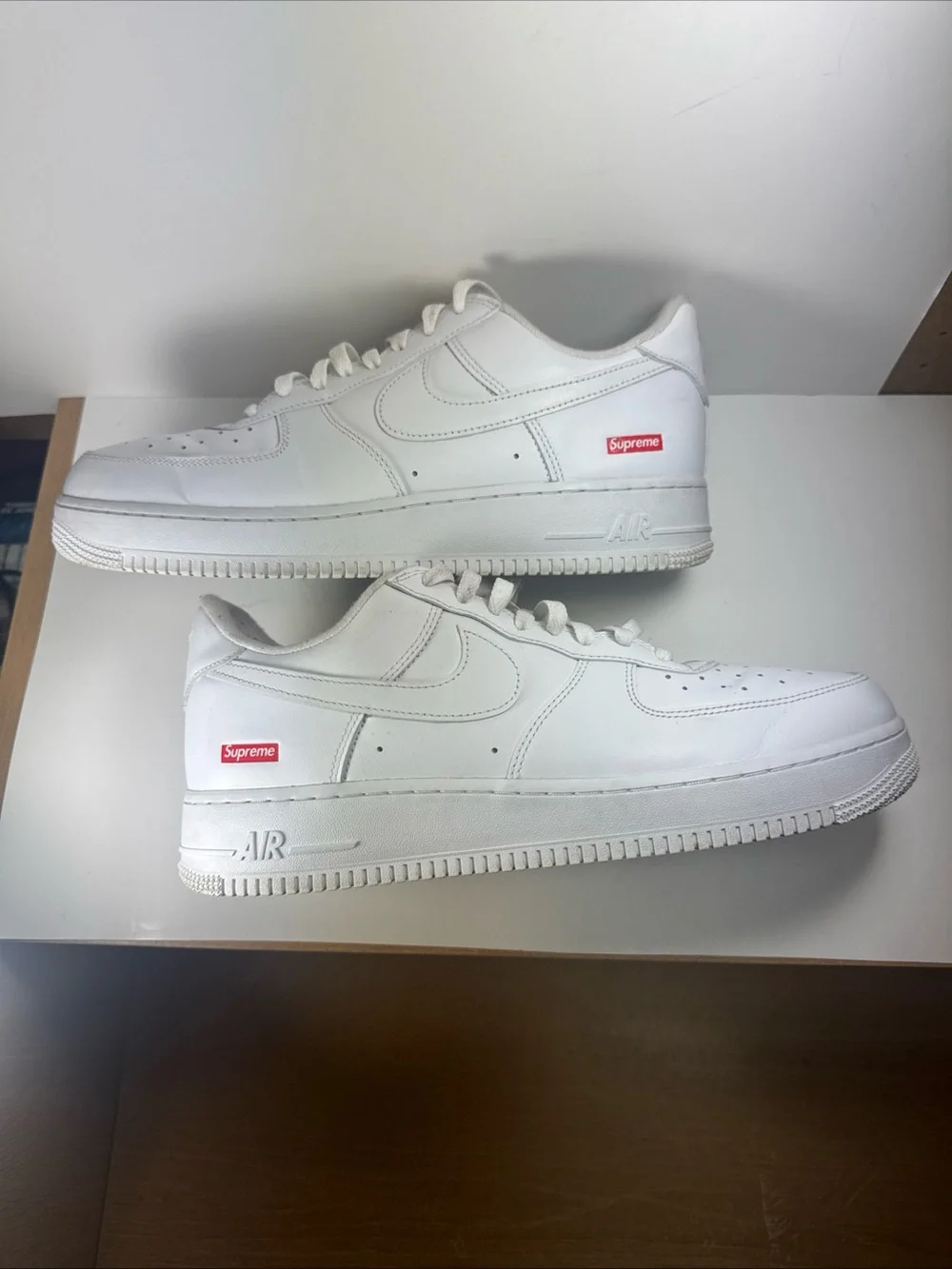Nike x Supreme White Air Force 1 Low Men’s Size 11 Sneakers